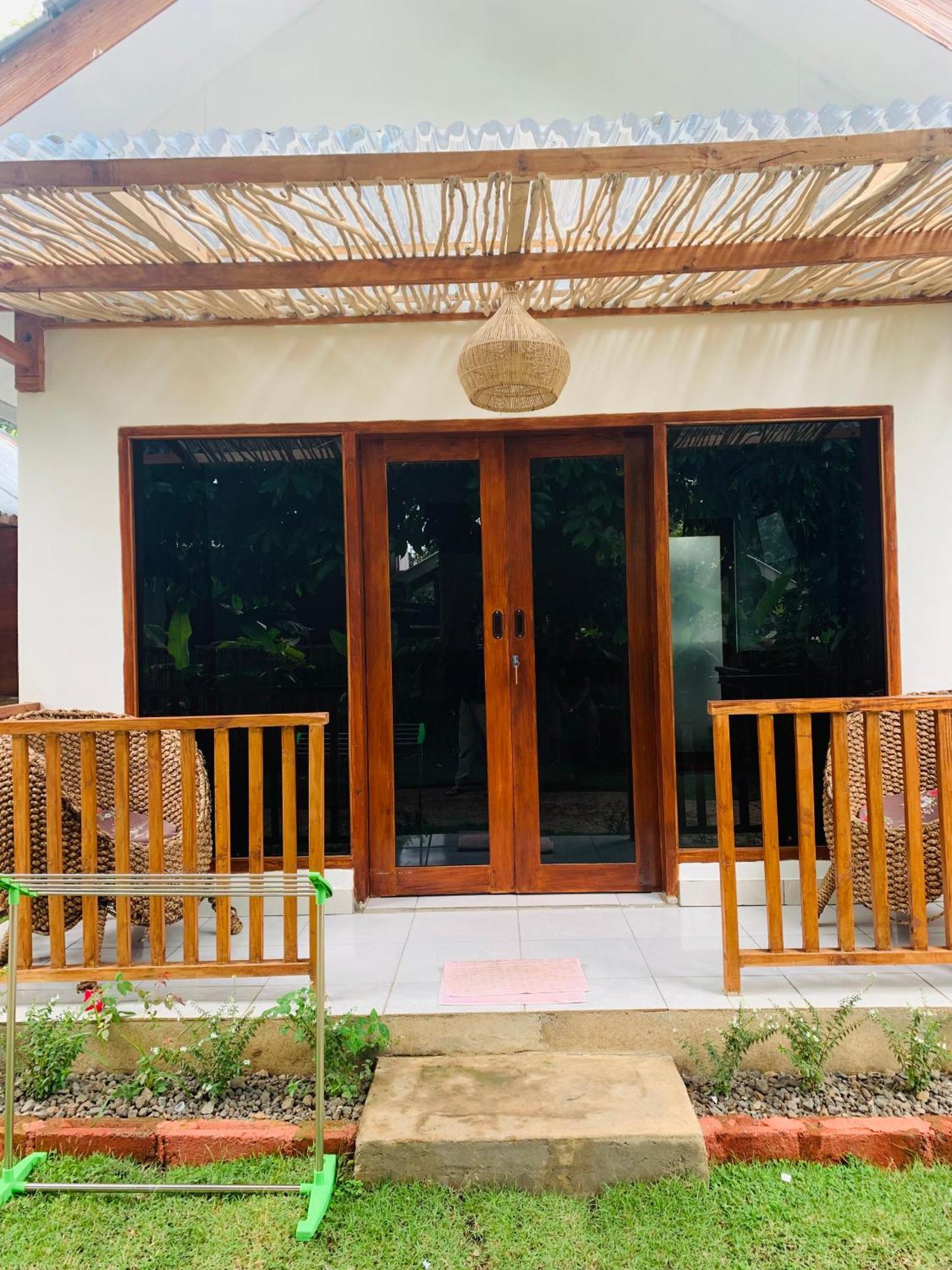 Anjani Larva Cottage - Homestay And Eatery Senaru Buitenkant foto
